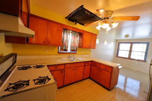 9006 S wallace Street, Chicago, IL 60621