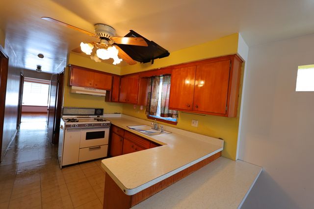 9006 S wallace Street, Chicago, IL 60621