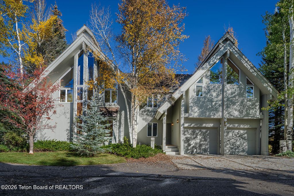 4317 W SPRING VIOLET Court, Wilson, WY 83014 photo 2