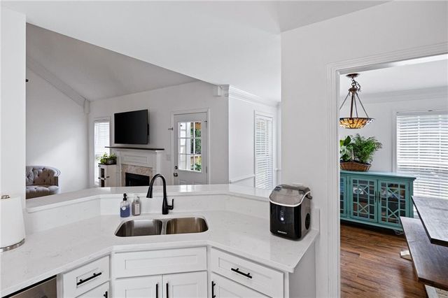 9 CROSS POINTE Way, Hiram, GA 30141