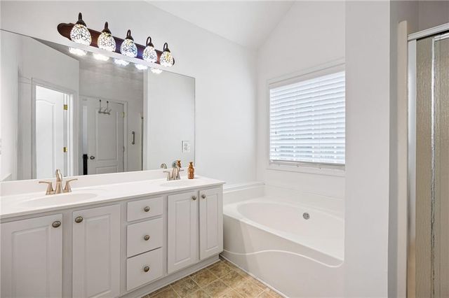 9 CROSS POINTE Way, Hiram, GA 30141