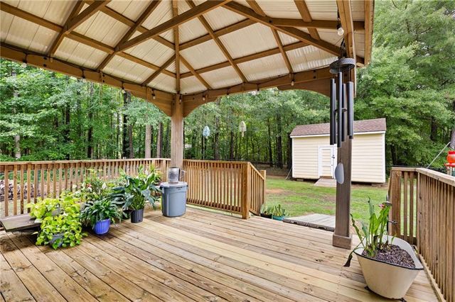 9 CROSS POINTE Way, Hiram, GA 30141
