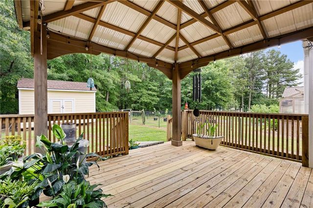 9 CROSS POINTE Way, Hiram, GA 30141