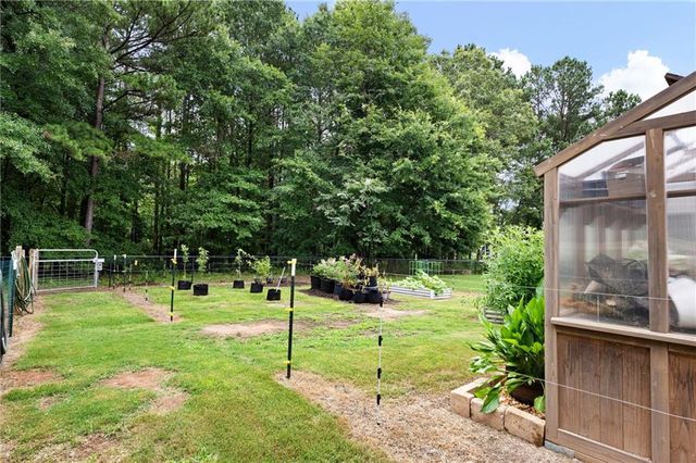 9 CROSS POINTE Way, Hiram, GA 30141
