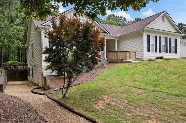 9 CROSS POINTE Way, Hiram, GA 30141