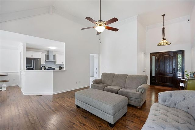 9 CROSS POINTE Way, Hiram, GA 30141