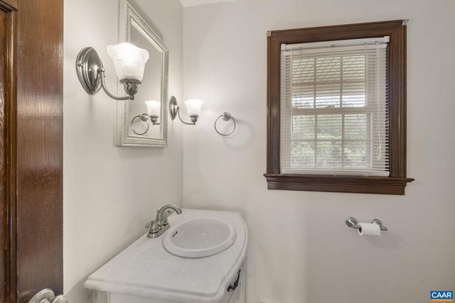 4979 JACOBS RUN LN, Earlysville, VA 22936