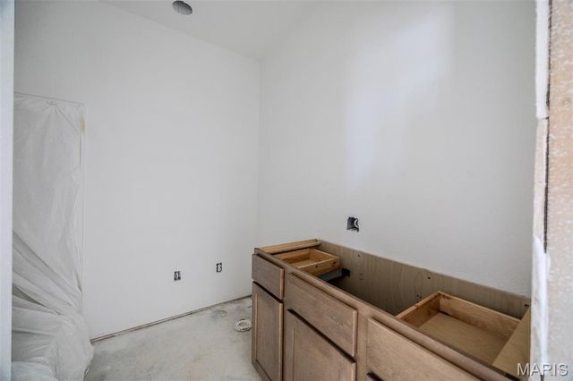 2051 Kay Avenue, Lebanon, MO 65536