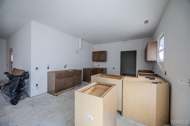 2051 Kay Avenue, Lebanon, MO 65536