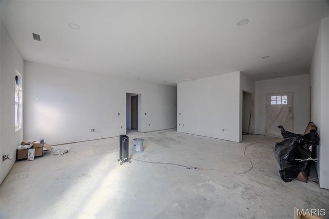 2051 Kay Avenue, Lebanon, MO 65536