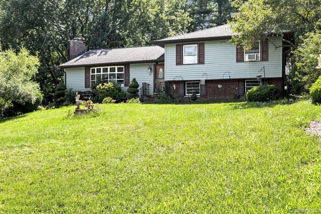 26 Monroe Drive, Poughkeepsie, NY 12601