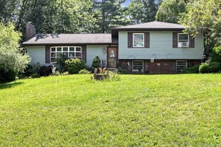 26 Monroe Drive, Poughkeepsie, NY 12601