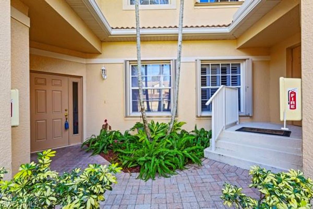 6021 Jonathans Bay CIR 101, FORT MYERS, FL 33908 — photo 2