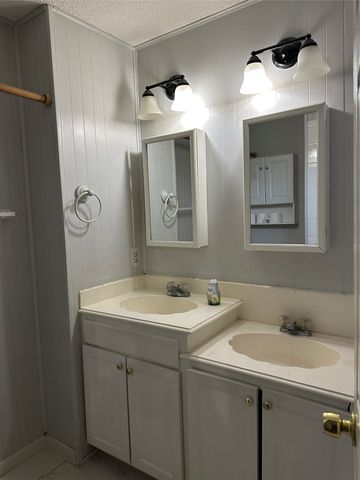 552 Timber Way Drive, Lewisville, TX 75067