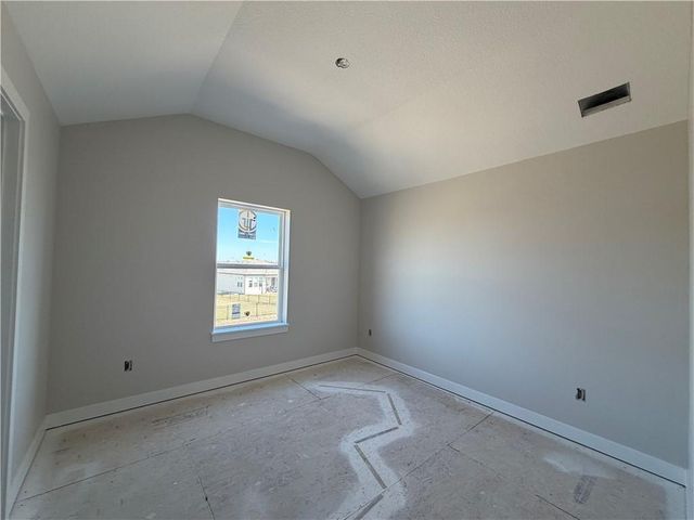 10509 N Mulberry Street, Kansas City, MO 64155