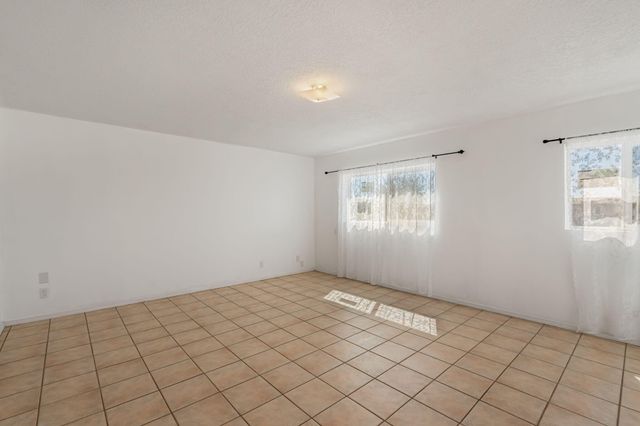 4940 ZIRCONIA Drive NE, Rio Rancho, NM 87124