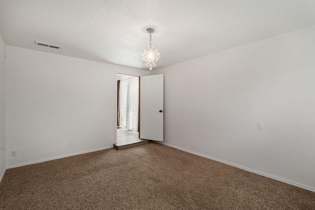 4940 ZIRCONIA Drive NE, Rio Rancho, NM 87124