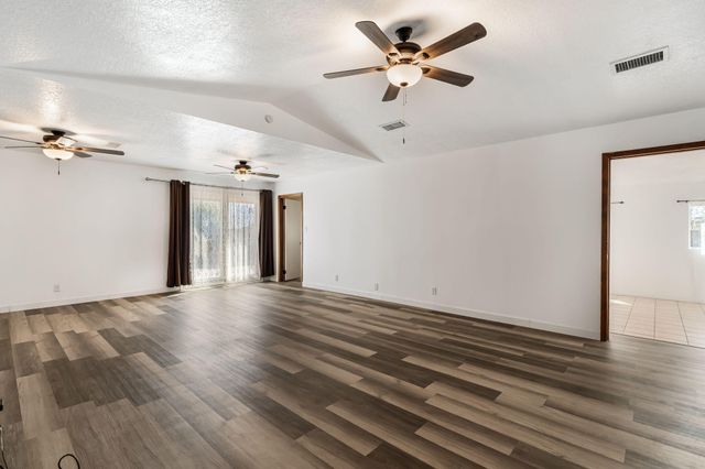 4940 ZIRCONIA Drive NE, Rio Rancho, NM 87124