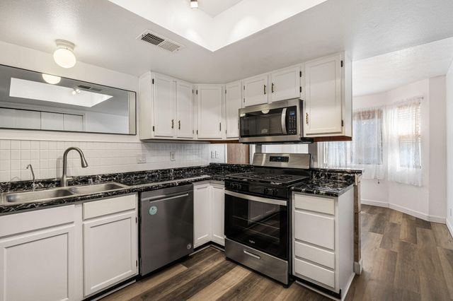 4940 ZIRCONIA Drive NE, Rio Rancho, NM 87124