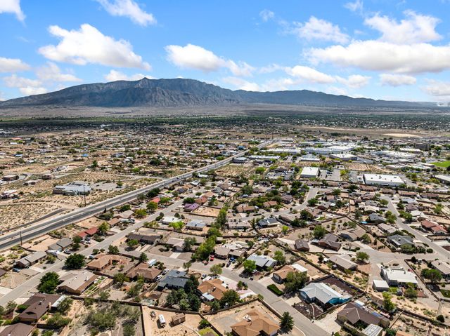 4940 ZIRCONIA Drive NE, Rio Rancho, NM 87124