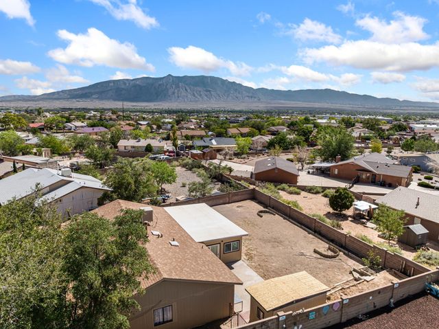 4940 ZIRCONIA Drive NE, Rio Rancho, NM 87124