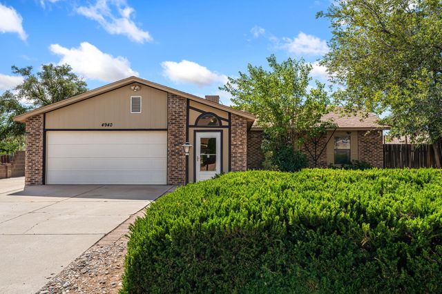 4940 ZIRCONIA Drive NE, Rio Rancho, NM 87124