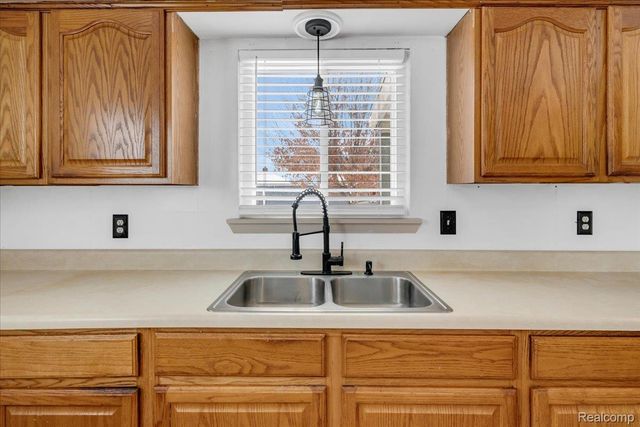 5151 Brobeck Street, Flint Charter Township, MI 48532
