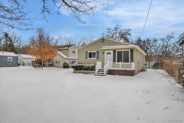 5151 Brobeck Street, Flint Charter Township, MI 48532