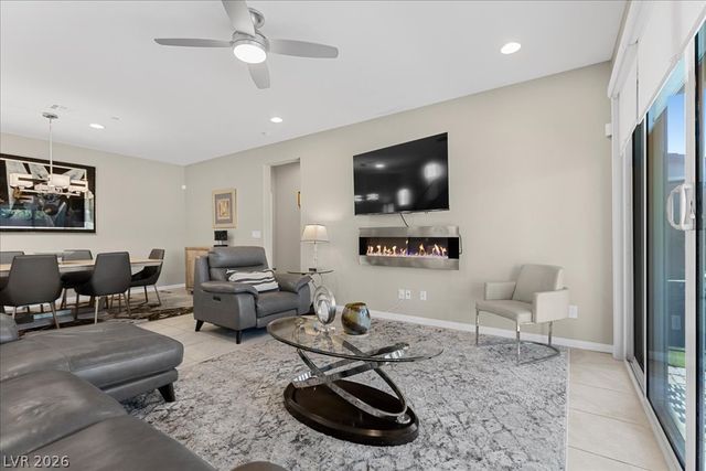 40 Flora Sagio Avenue, Henderson, NV 89011