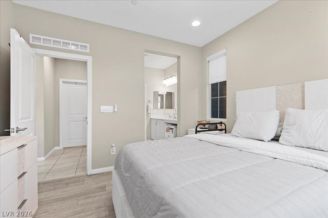 40 Flora Sagio Avenue, Henderson, NV 89011