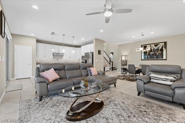 40 Flora Sagio Avenue, Henderson, NV 89011