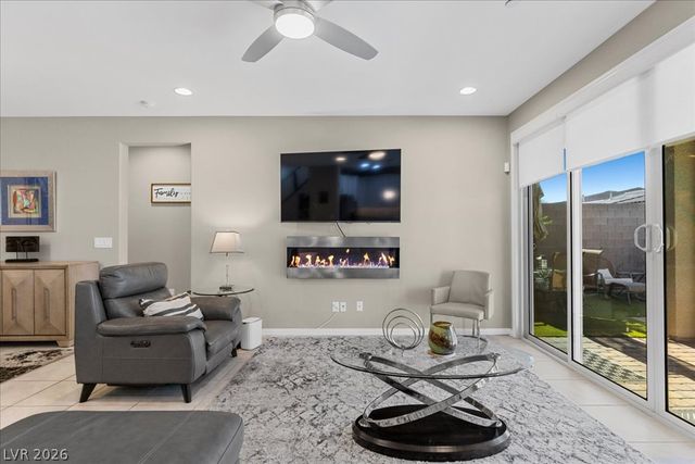 40 Flora Sagio Avenue, Henderson, NV 89011