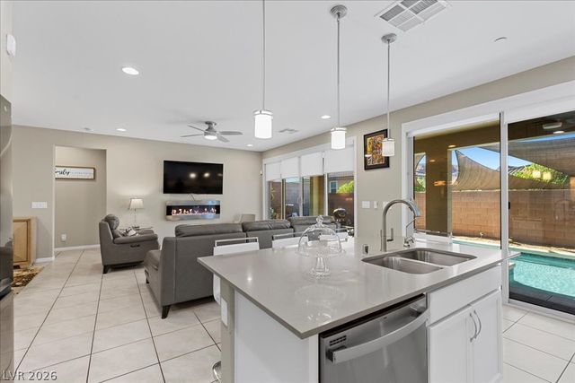 40 Flora Sagio Avenue, Henderson, NV 89011