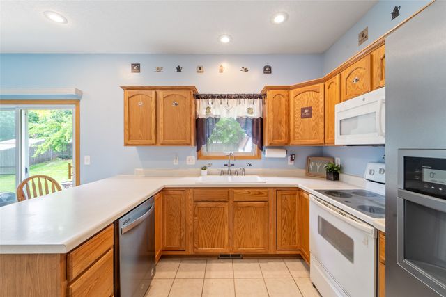 403 4th Street NW, Altoona, IA 50009