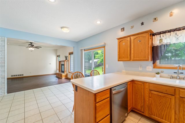 403 4th Street NW, Altoona, IA 50009