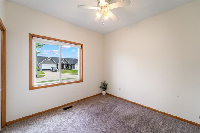 403 4th Street NW, Altoona, IA 50009