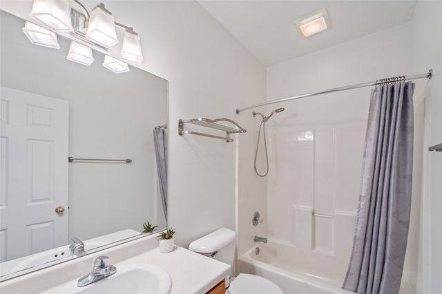 403 4th Street NW, Altoona, IA 50009