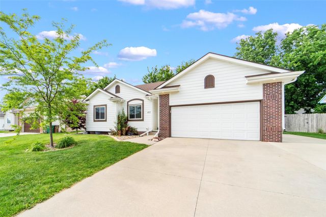403 4th Street NW, Altoona, IA 50009