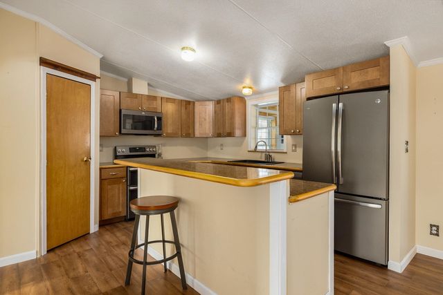 45 Oak Drive, North Hampton, NH 03862