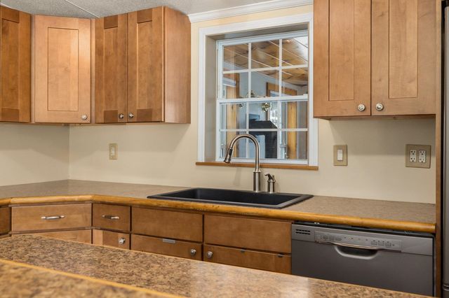 45 Oak Drive, North Hampton, NH 03862