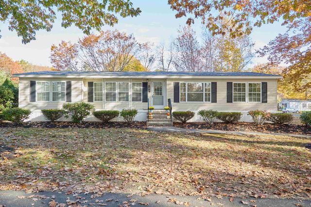 45 Oak Drive, North Hampton, NH 03862