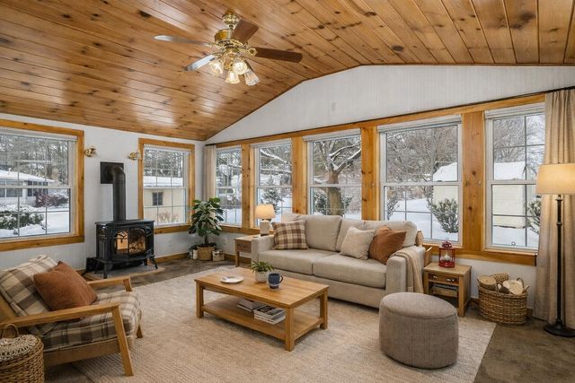 45 Oak Drive, North Hampton, NH 03862