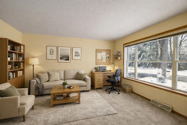 45 Oak Drive, North Hampton, NH 03862