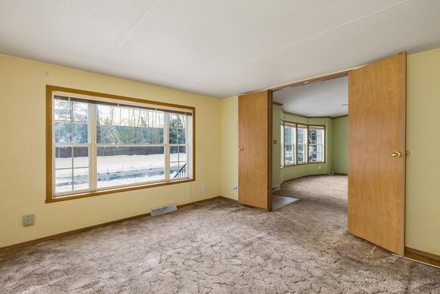 45 Oak Drive, North Hampton, NH 03862