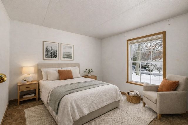 45 Oak Drive, North Hampton, NH 03862