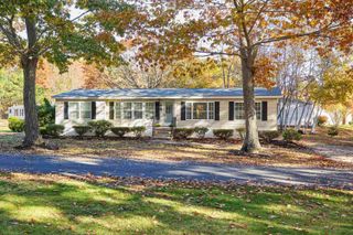 45 Oak Drive, North Hampton, NH 03862
