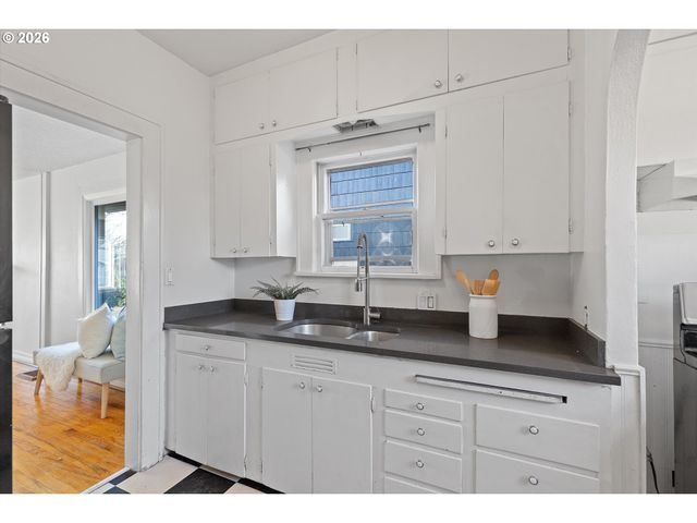 6723 N MISSISSIPPI Ave, Portland, OR 97217