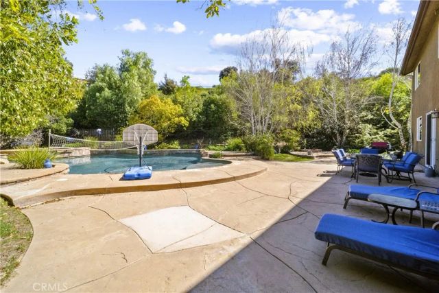22262 Trinity Place, Saugus, CA 91390