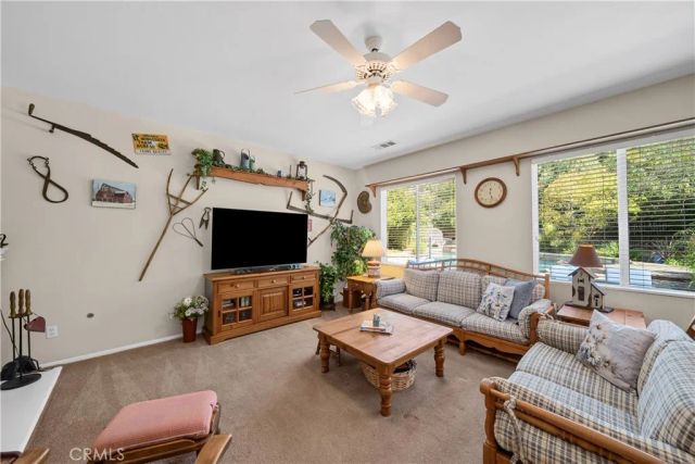 22262 Trinity Place, Saugus, CA 91390