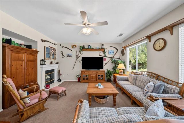 22262 Trinity Place, Saugus, CA 91390